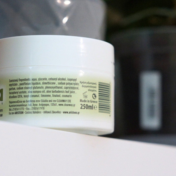 Krem nawilżający do rąk i ciała z oliwą z oliwek i aloesem Zantelia 250 ml